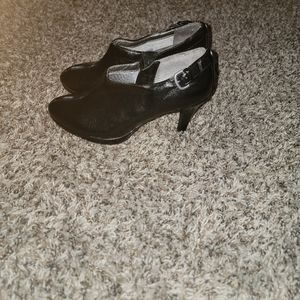 Black life strides w/ memory foam inside size 6